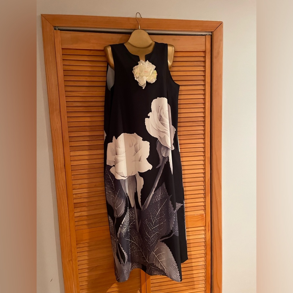 New XL black and white maxi dress